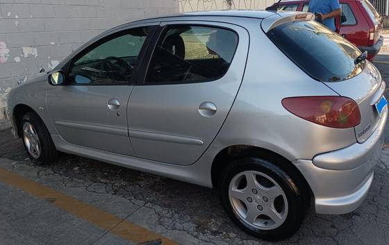 PEUGEOT 206 1.4 FELINE 8V FLEX 4P MANUAL PEUGEOT 206 1.4 FELINE 8V FLEX 4P MANUAL